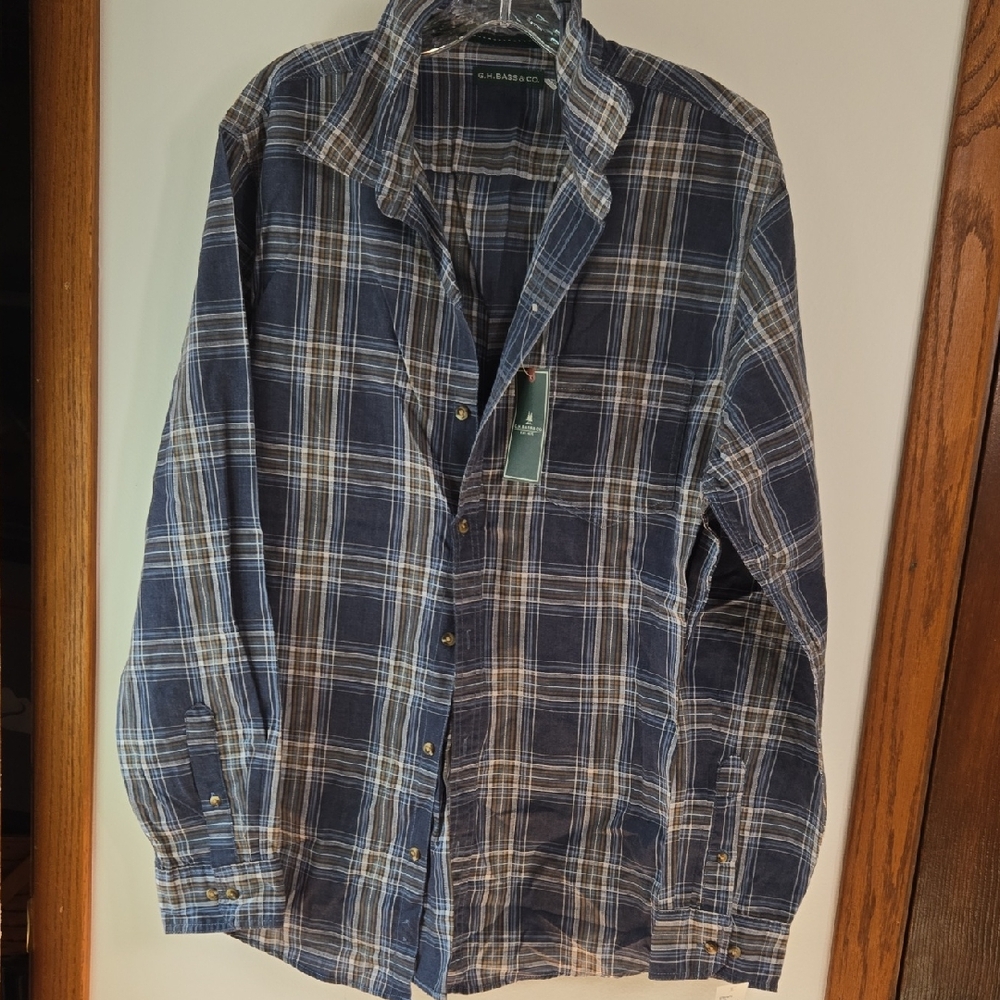 G.H. Bass & Co. Blue Plaid Casual Button Down Shirt